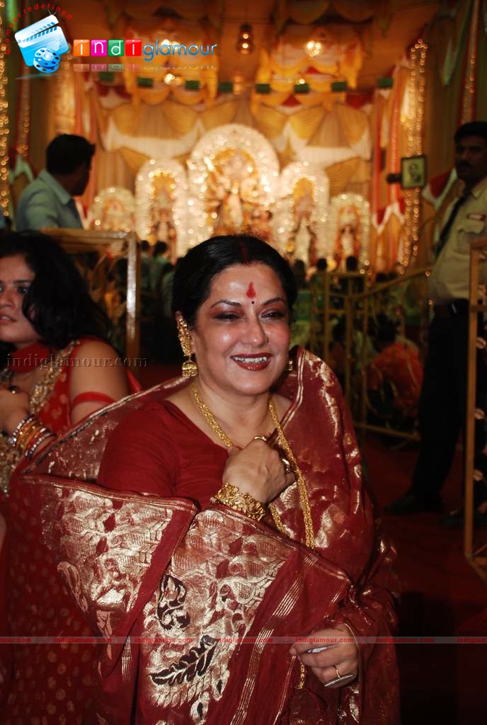 Shaan, Moushmi Chaterjee,Rupa Ganguly at Durga pooja Event hd photo